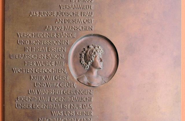 Gedenktafel_Jägerstr_54-55_(Mitte)_(c)_Rahel_Varnhagen_von_Ense.jpg