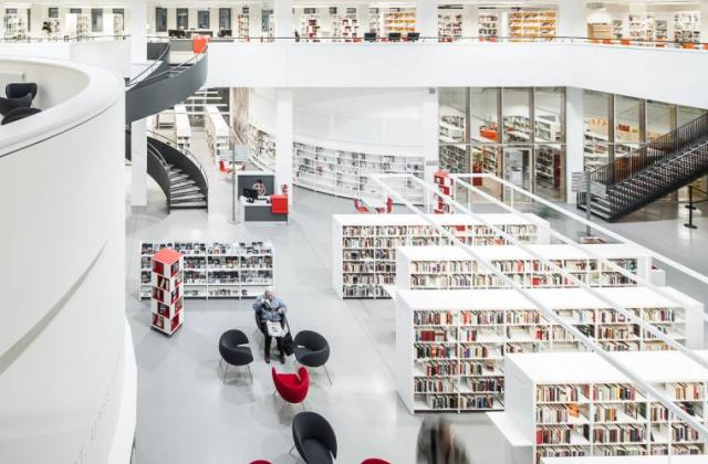 Innenansicht der Stadt- und Landesbibliothek