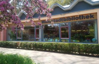 Zweigbibliothek Waldstadt im Frühjahr