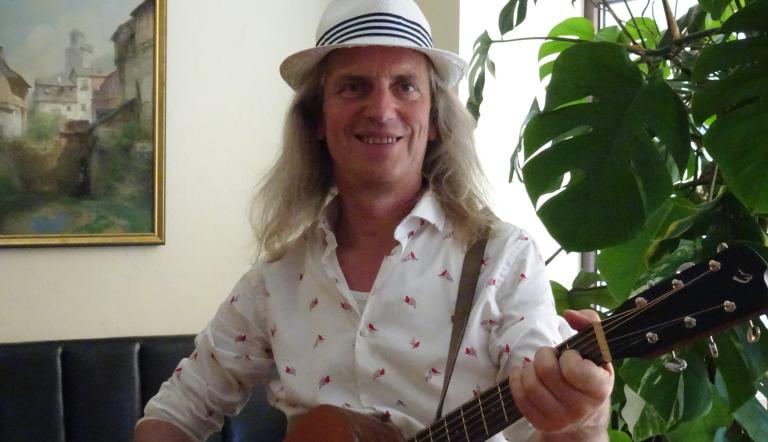 Ronald Heber beim Wohnzimmerkonzert